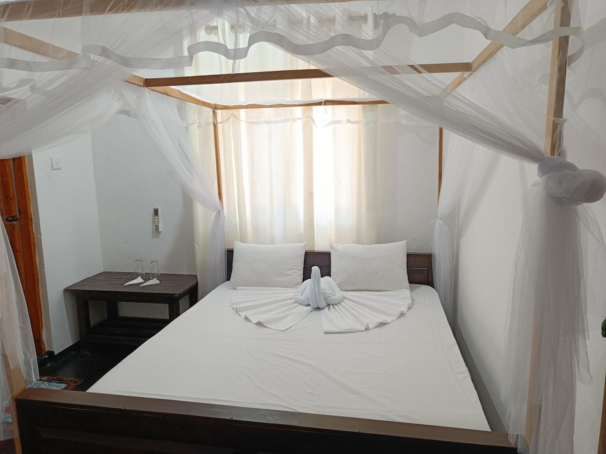 Kingly Aroma Hotel Arugam Bay Kamer foto