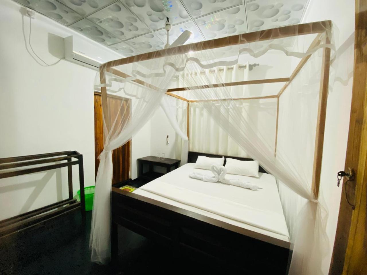 Kingly Aroma Hotel Arugam Bay Buitenkant foto