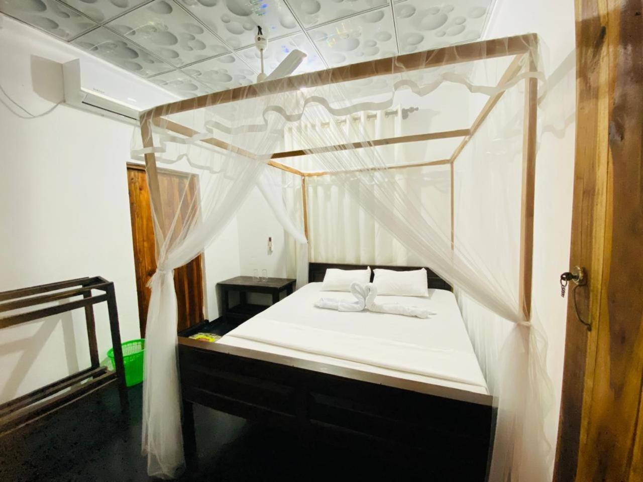 Kingly Aroma Hotel Arugam Bay Buitenkant foto