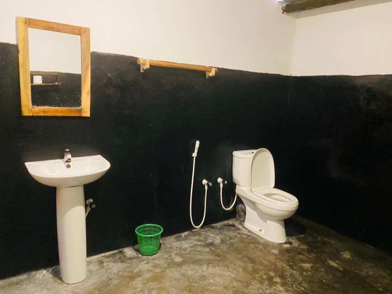 Kingly Aroma Hotel Arugam Bay Kamer foto